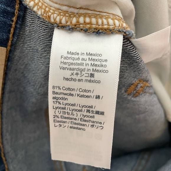 Madewell Distressed Classic Straight Jeans - Picture 6 of 9